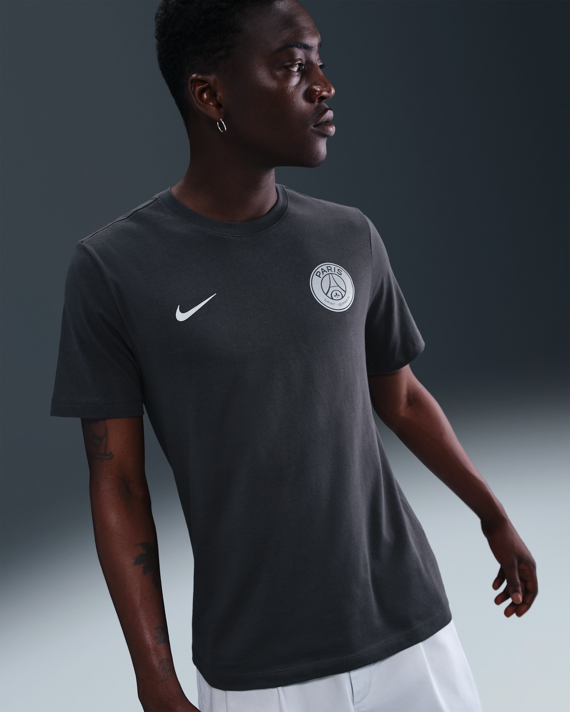 【レア】Nike Paris Saint-Germain ブラックシャツ RARE NIKE JORDAN X PARIS SAINT GERMAIN PSG BIG LOGO TEE T